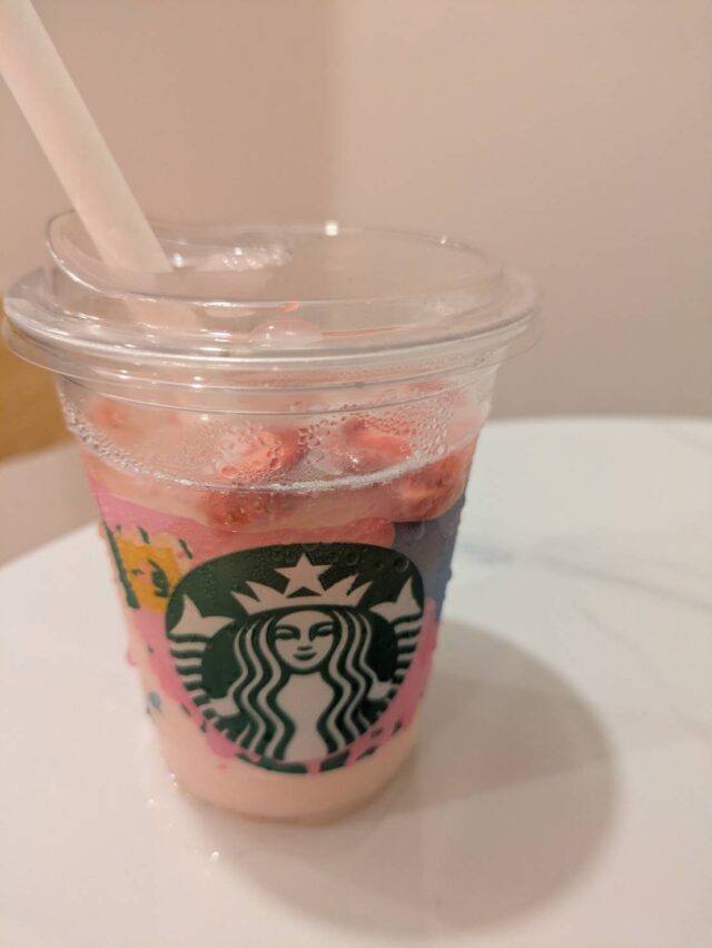 2026-0323 ひなちゃん スタバ01